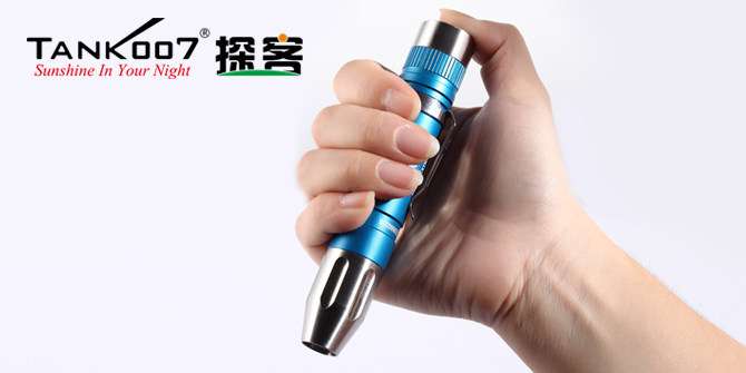 新手收藏家必用珠寶玉石鑒定工具——TANK007照玉手電筒！